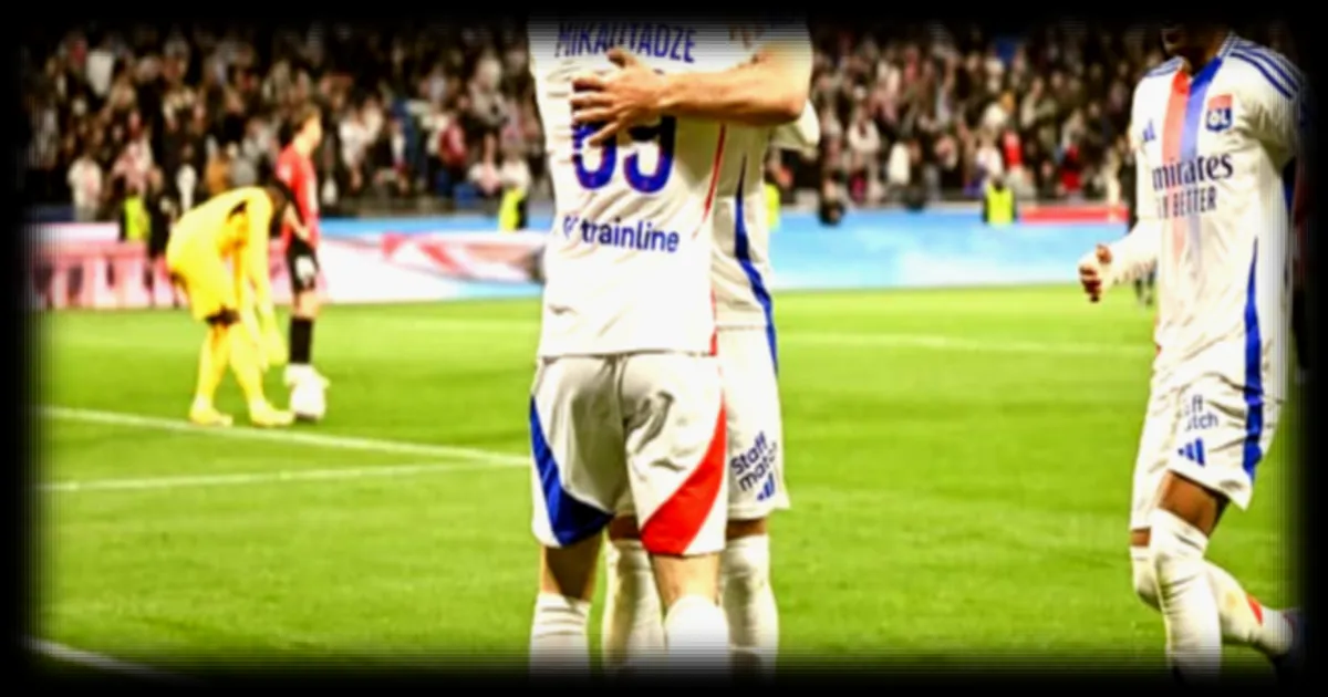 Georges Mikautadze prefere Rayan Cherki a Lamine Yamal selon une declaration sur Canal+