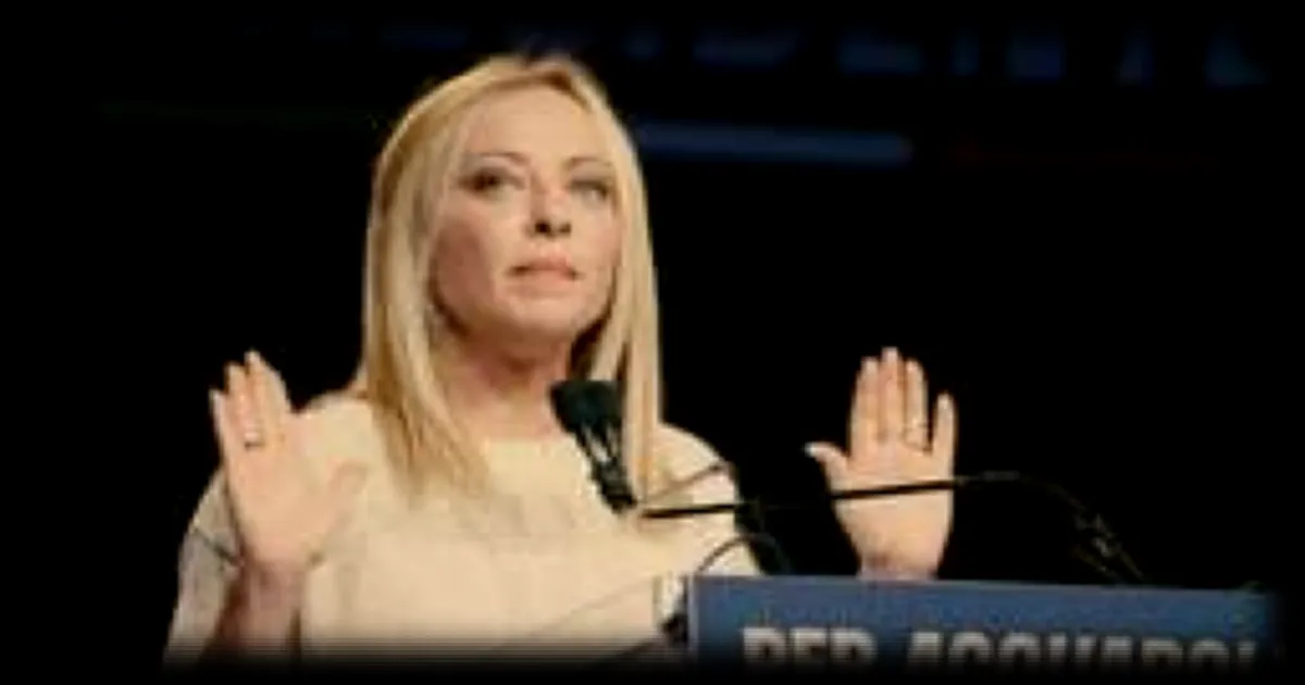 Giorgia Meloni et son rapport ambigu au fascisme scrutés dans 'Le cas Meloni' sur France 5