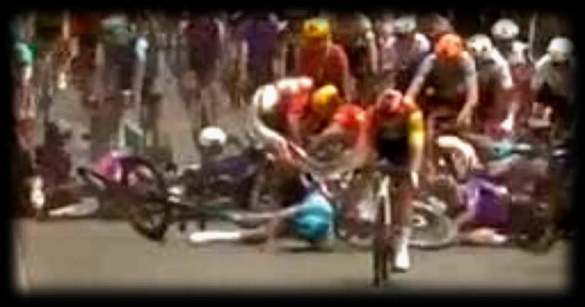 Giro 2026 : chute massive avant la victoire finale de Paul Magnier à l’arrivée de la première étape