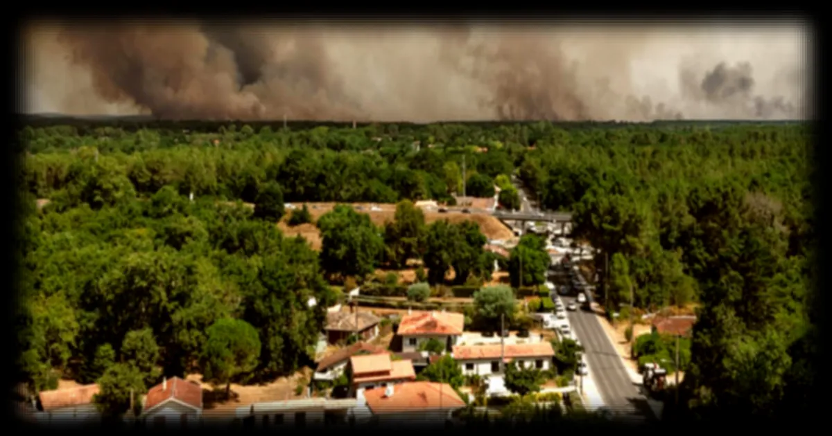 Gironde : les évacuations se poursuivent sous la menace des feux de forêt
