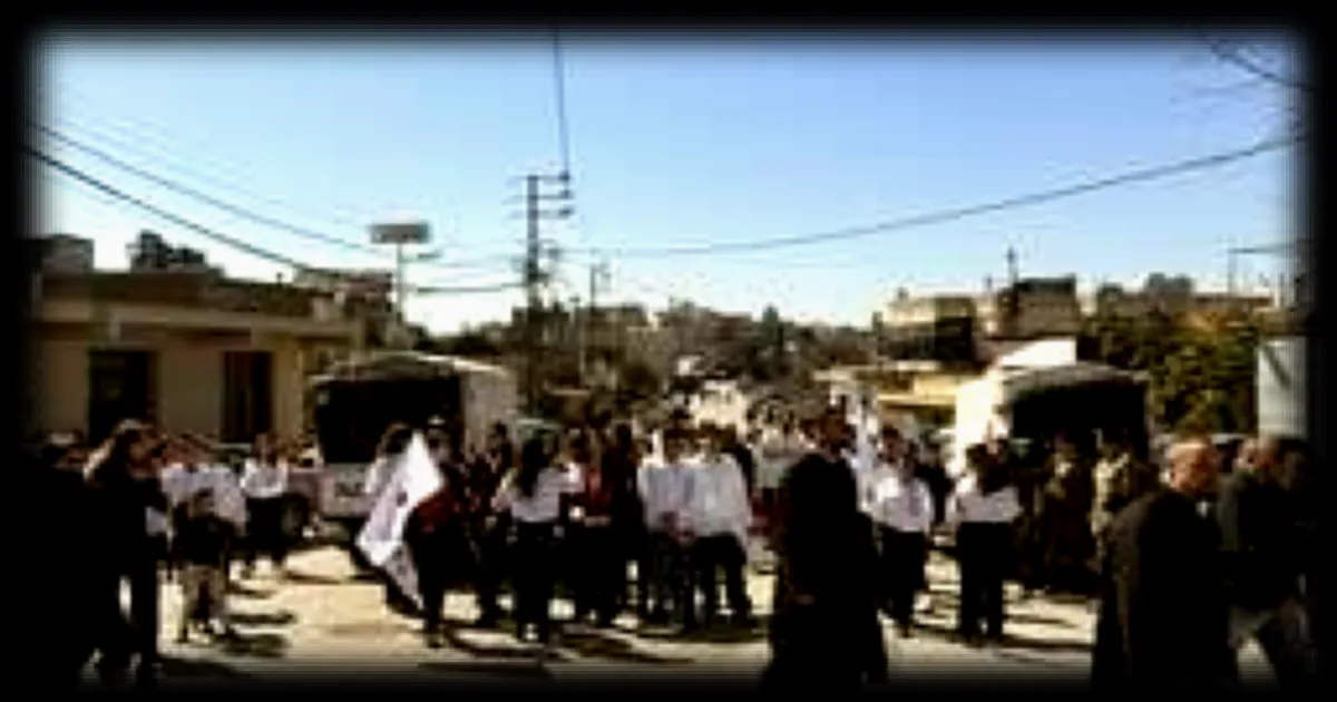 Guerre au Moyen-Orient : les habitants de Qlayaa refusent l'exode malgré la mort du père Pierre al-Raï