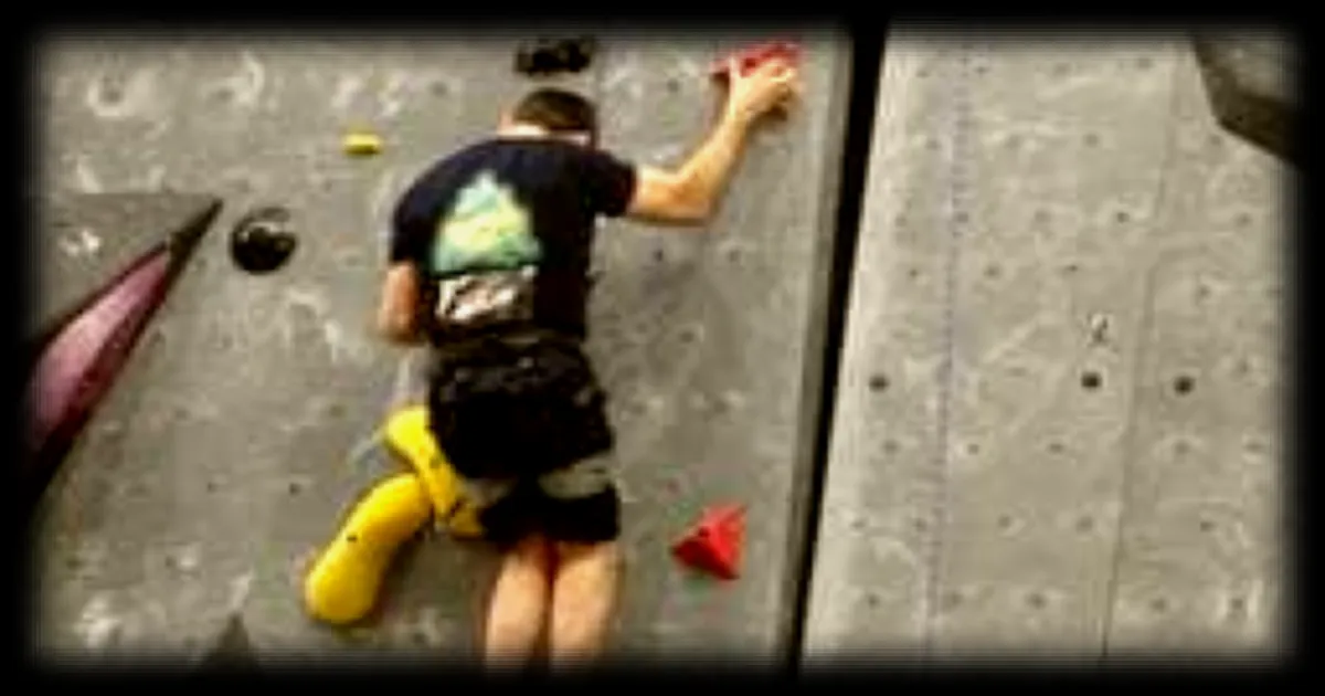 Guillaume Bolloré remporte son deuxième titre national de para-escalade