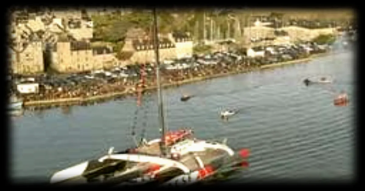 Guirec Soudée accoste à Tréguier après son record : le marin breton déjà tourné vers la Route du Rhum