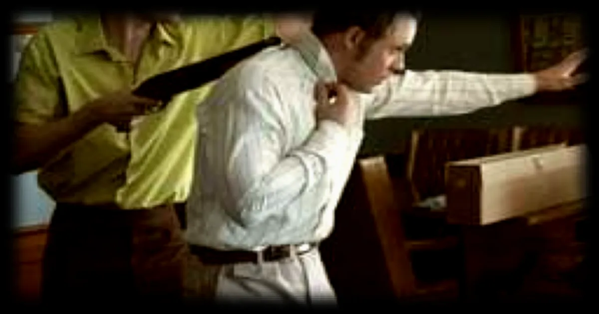 Gus Van Sant signe son retour au cinéma avec « La corde au cou », une plongée dans l’Amérique des années 1880