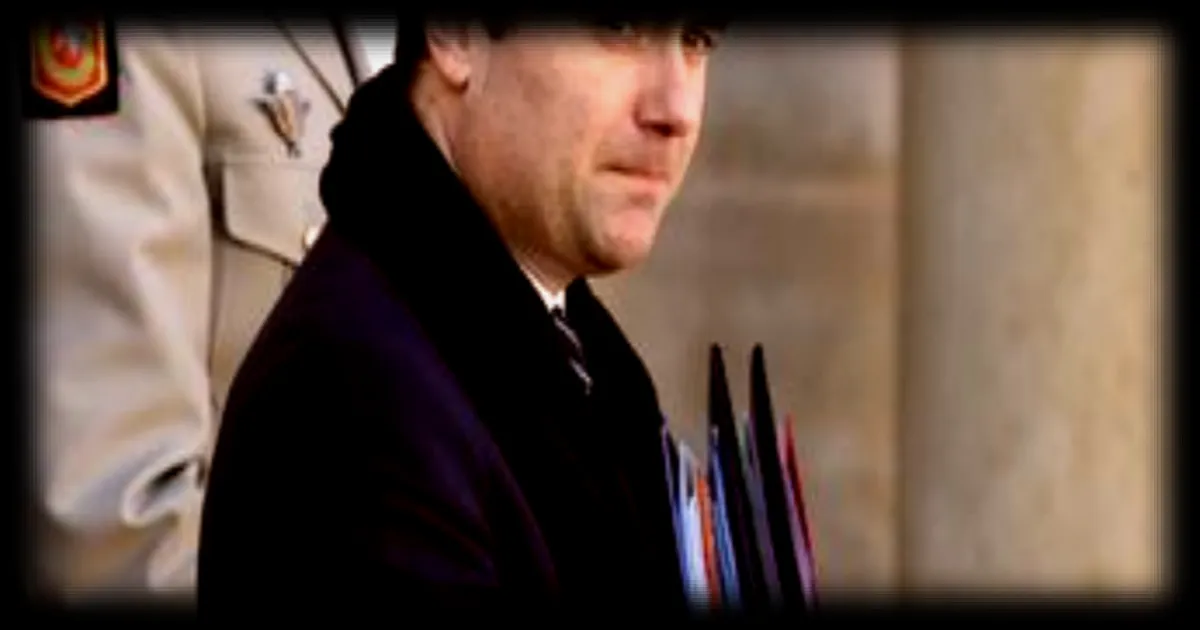 Hausse des prix des carburants : Sébastien Lecornu sous pression, un pari risqué de l'exécutif selon Franceinfo - Politique