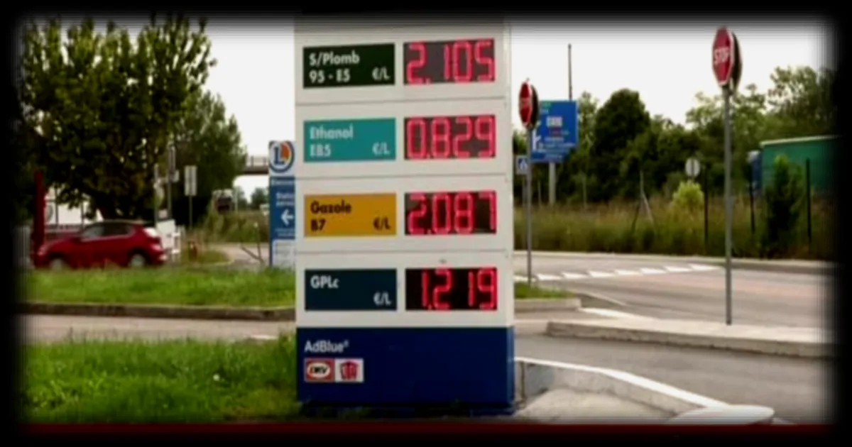 Hausse des prix du carburant : les gros rouleurs réduisent leurs autres dépenses dans l'attente des aides gouvernementales