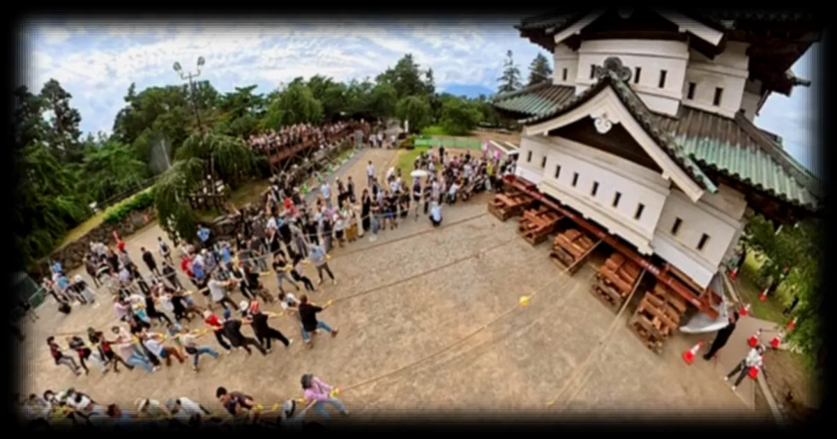 Hirosaki : un chantier historique mobilise 1 800 Japonais pour déplacer un donjon de 360 tonnes