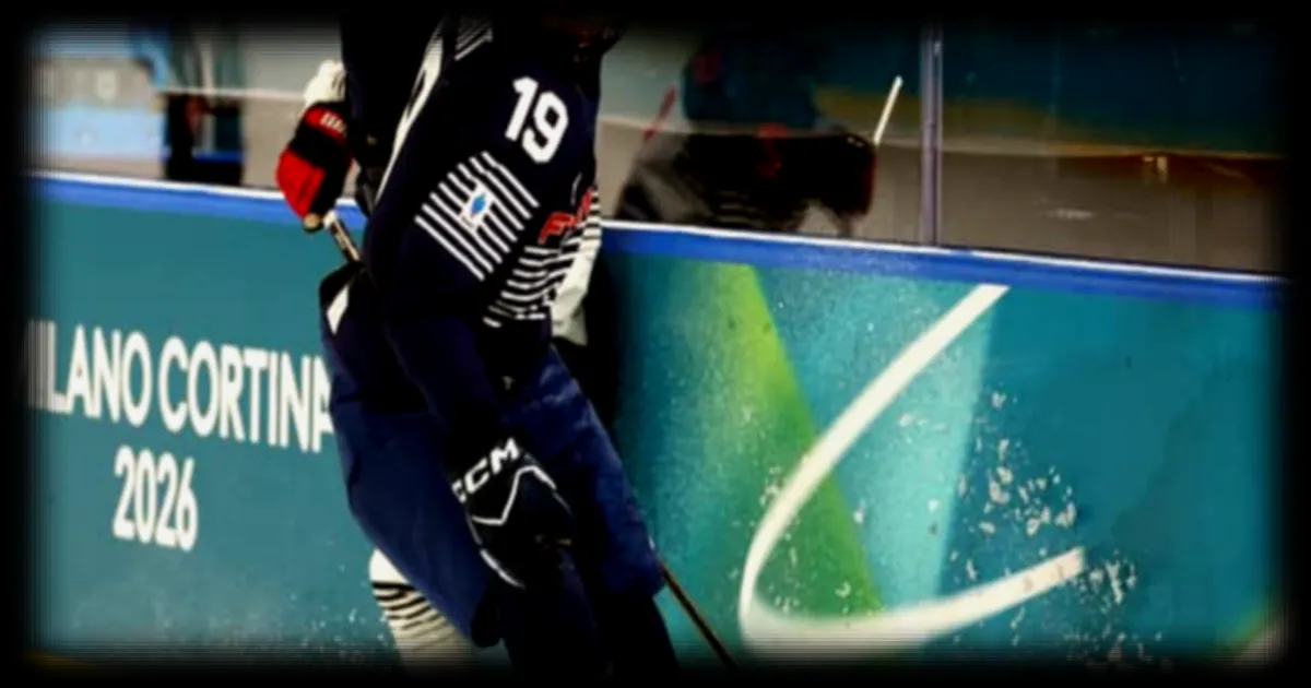 Hockey sur glace: Lore Baudrit arrête la sélection de l'équipe de France après la victoire au Mondial en Division 1A