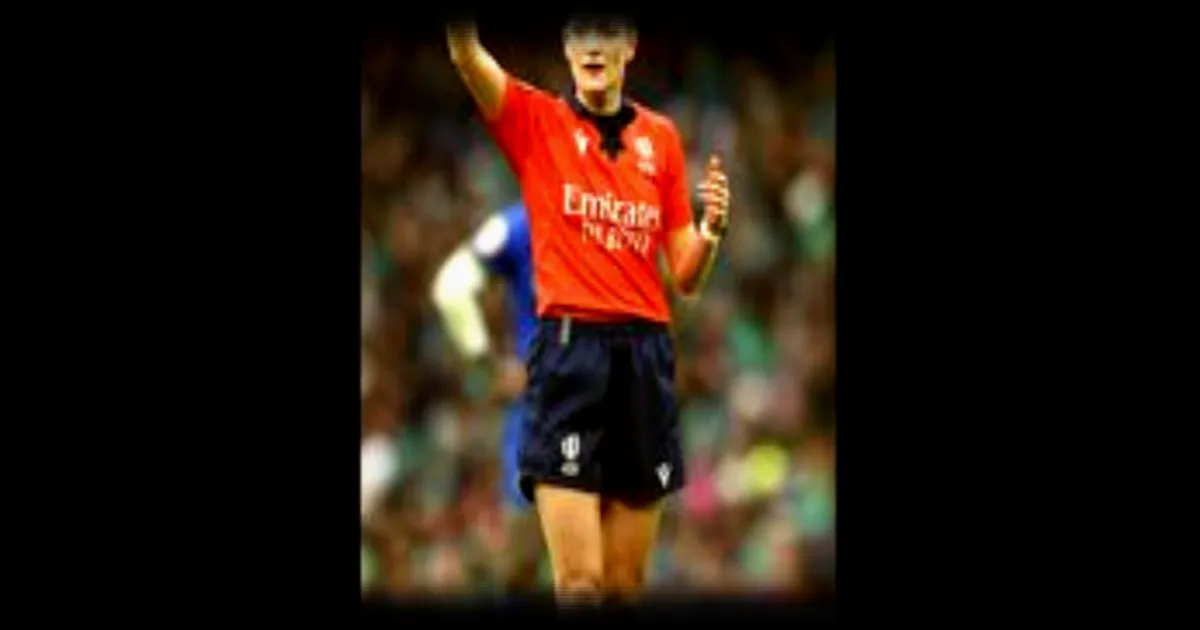 Hollie Davidson devient la première arbitre féminine à officier dans un match du Top 14