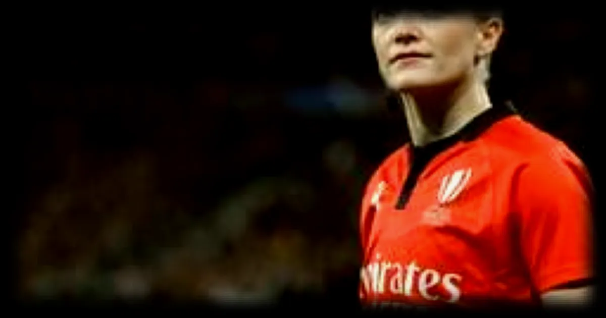 Hollie Davidson, pionnière de l'arbitrage féminin, arbitrera un match de Top 14