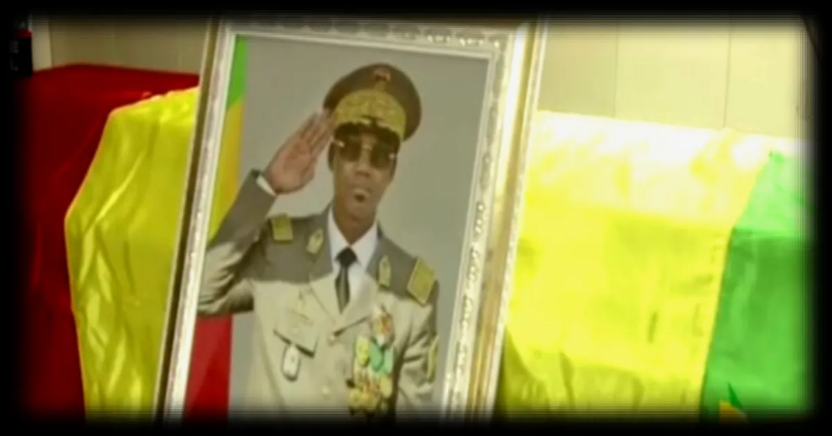 Hommage sous haute sécurité au Mali pour le ministre de la Défense tué lors d'attaques rebelles et jihadistes