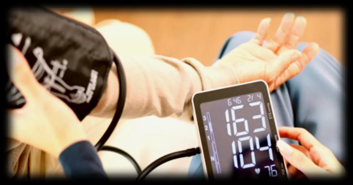 Hypertension : une poignée de fruits à coque par jour réduirait le risque de 26 %