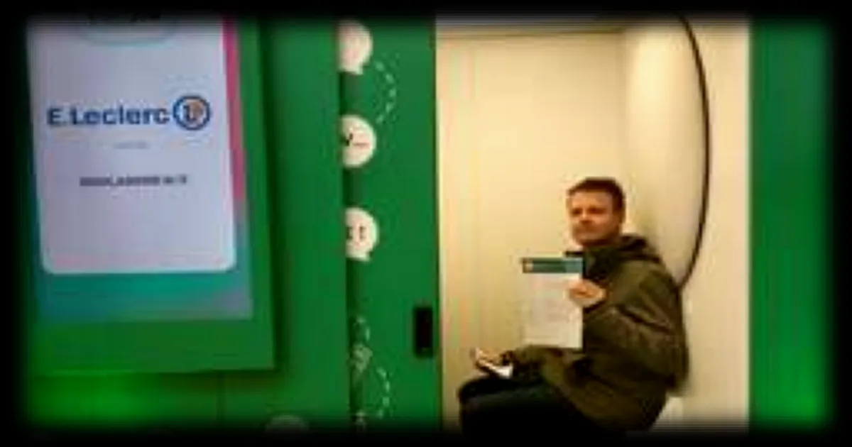 Inauguration en Bretagne de la cabine CibliJob qui élabore des CV et propose des emplois