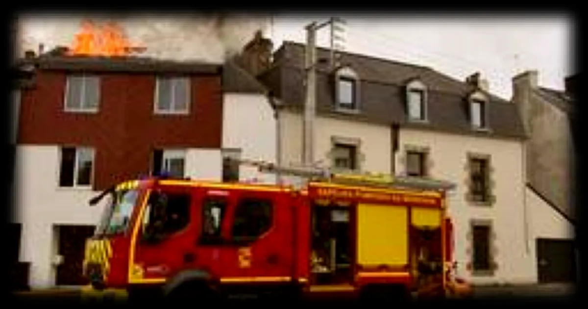 Incendie dans le centre-ville d’Auray : les pompiers maîtrisent le sinistre en fin de matinée