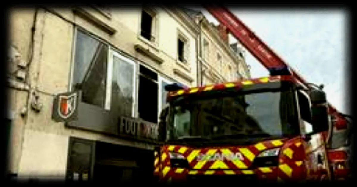 Incendie dans le centre-ville du Mans : 18 personnes évacuées et un magasin ravagé