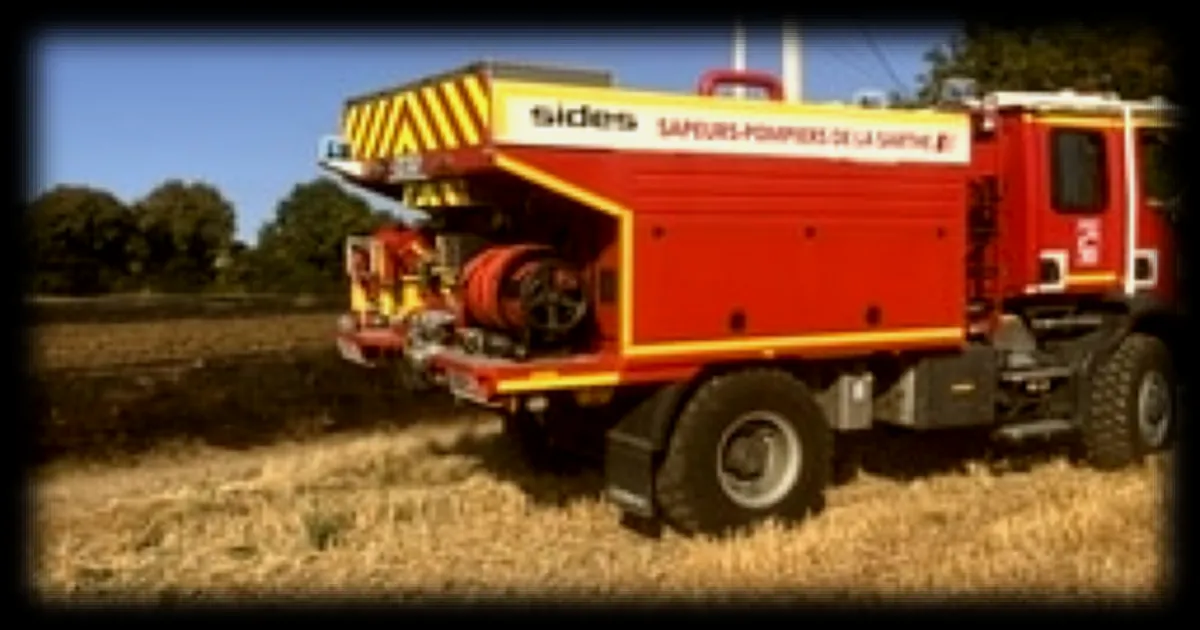 Incendie dans un champ à Lamnay : les pompiers sauvent une maison