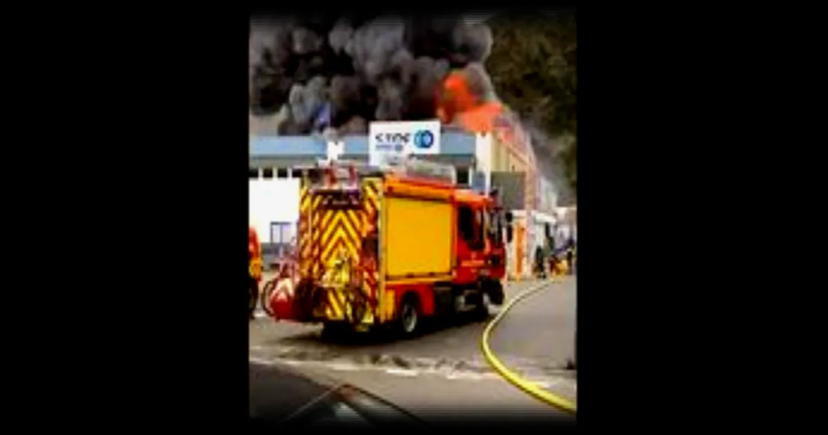 Incendie dans un entrepôt : 200 personnes évacuées