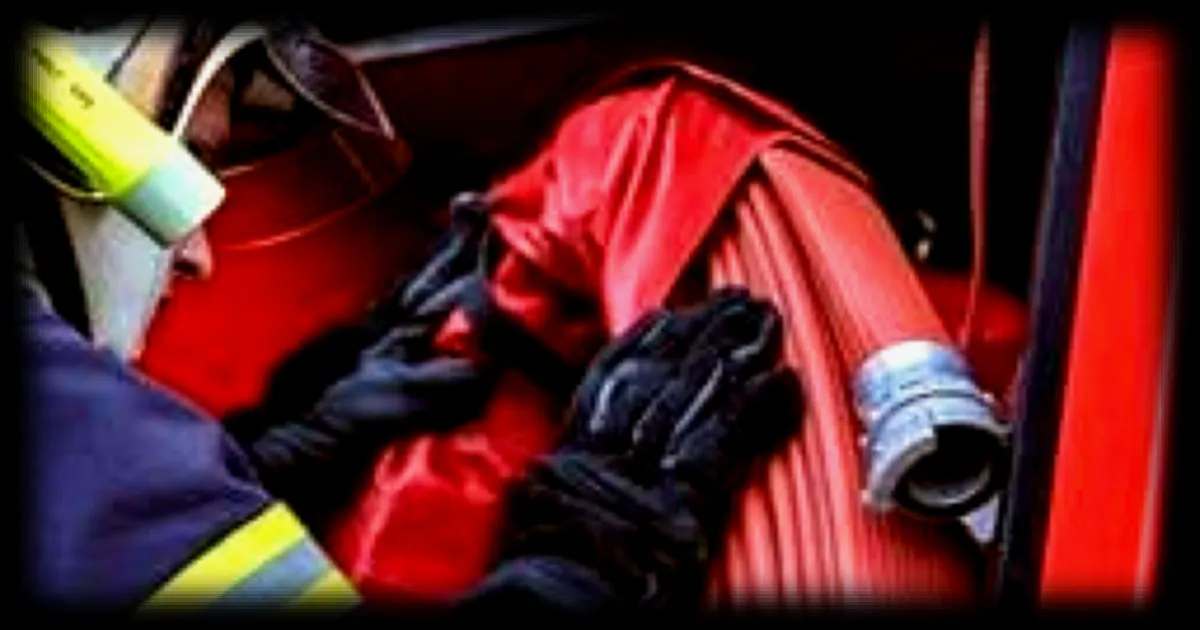 Incendie dans une zone industrielle de La Flèche : 35 pompiers mobilisés en pleine nuit