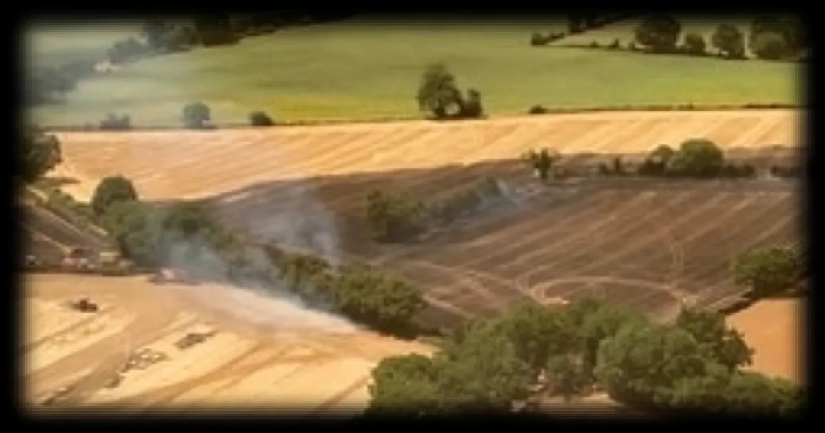 Incendie majeur dans les Deux-Sèvres : 35 tonnes de bottes de paille réduites en cendres