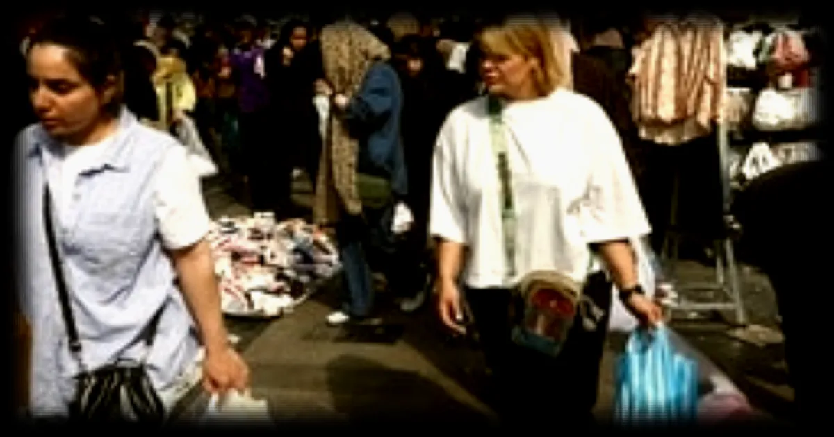 Iran : les autorités intensifient les contrôles sur le port du hijab et ferment établissements publics