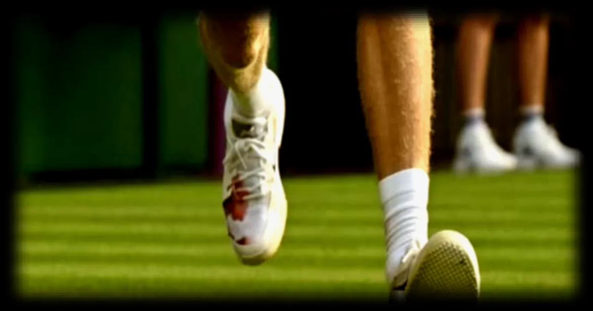 Jannik Sinner remporte son premier match à Wimbledon malgré une blessure au pied