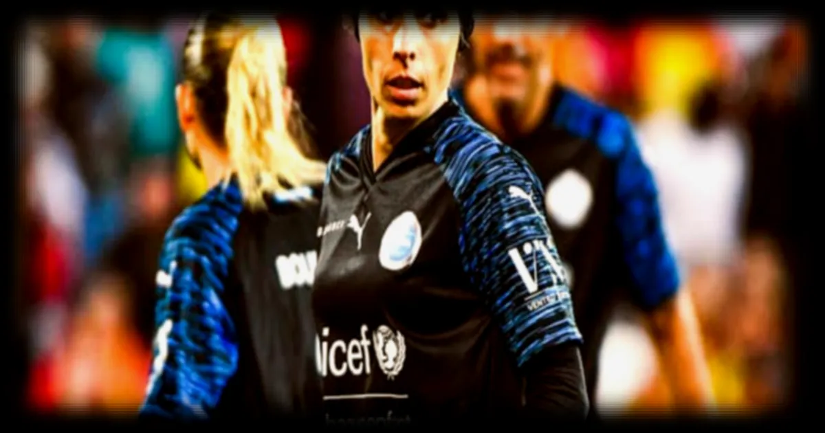 Jessica Houara d’Hommeaux critique la communication de la FFF sur le port du voile dans le football féminin