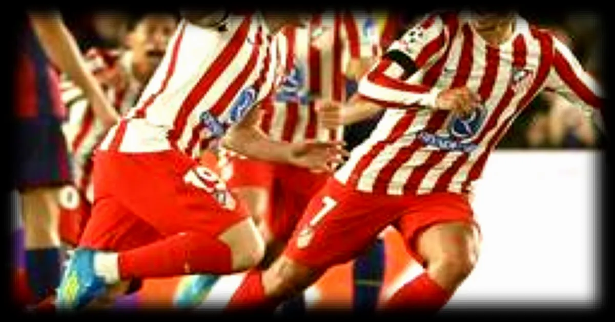 Julian Alvarez marque un coup franc exceptionnel pour l'Atlético de Madrid contre le Barça en Ligue des champions