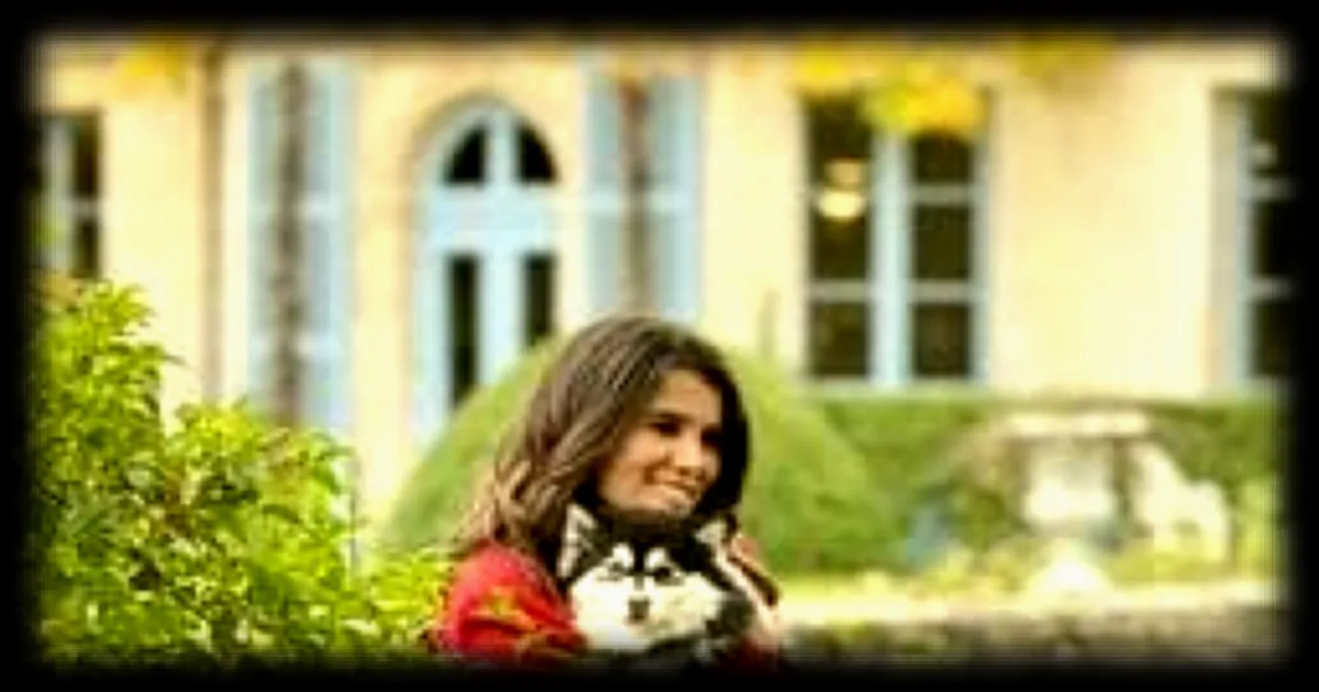 Karine Ferri anime "L'hebdo des animaux" sur RMC Life, un programme educatif en partenariat avec la SPA