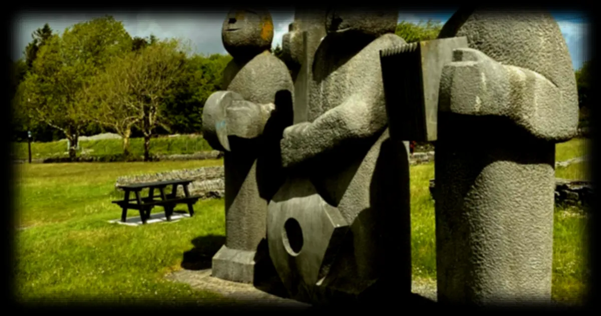 Kenmare : trois musiciens de pierre rendent hommage à la tradition musicale irlandaise