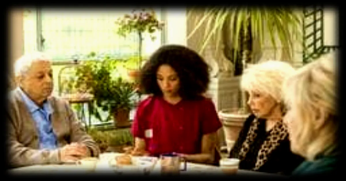 Kev Adams annonce la deuxième saison de « Maison de retraite » en cours d'écriture sur TF1