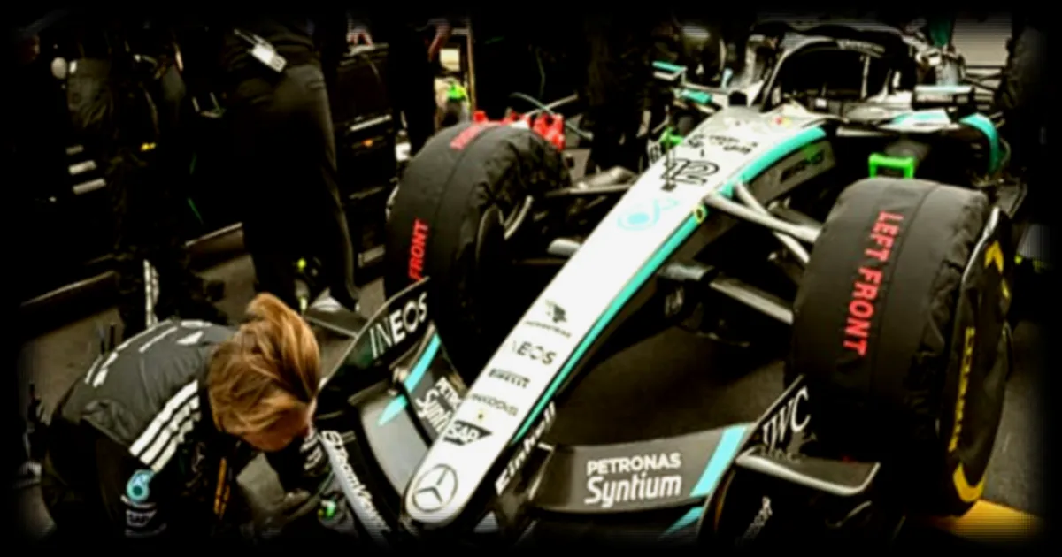 Kimi Antonelli décroche la pole position historique au Grand Prix de Chine