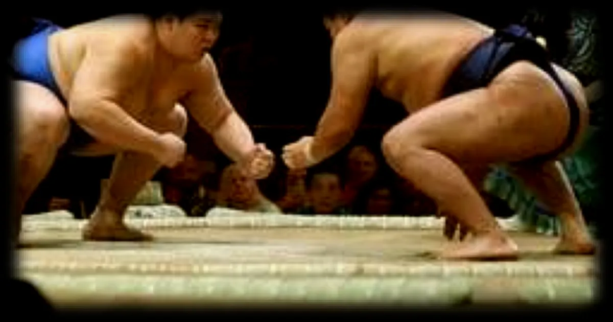 Koume, 15 ans et 46 kg, défie les sumos deux fois plus lourds qu'elle dans un sport traditionnellement masculin