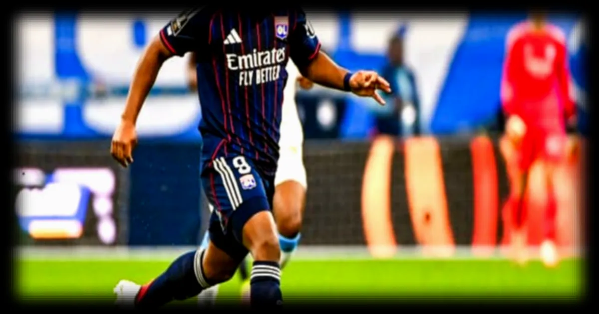 Kylian Mbappé et Eduardo Camavinga mettent en garde Endrick sur la Ligue 1 lors de son arrivée à l'OL