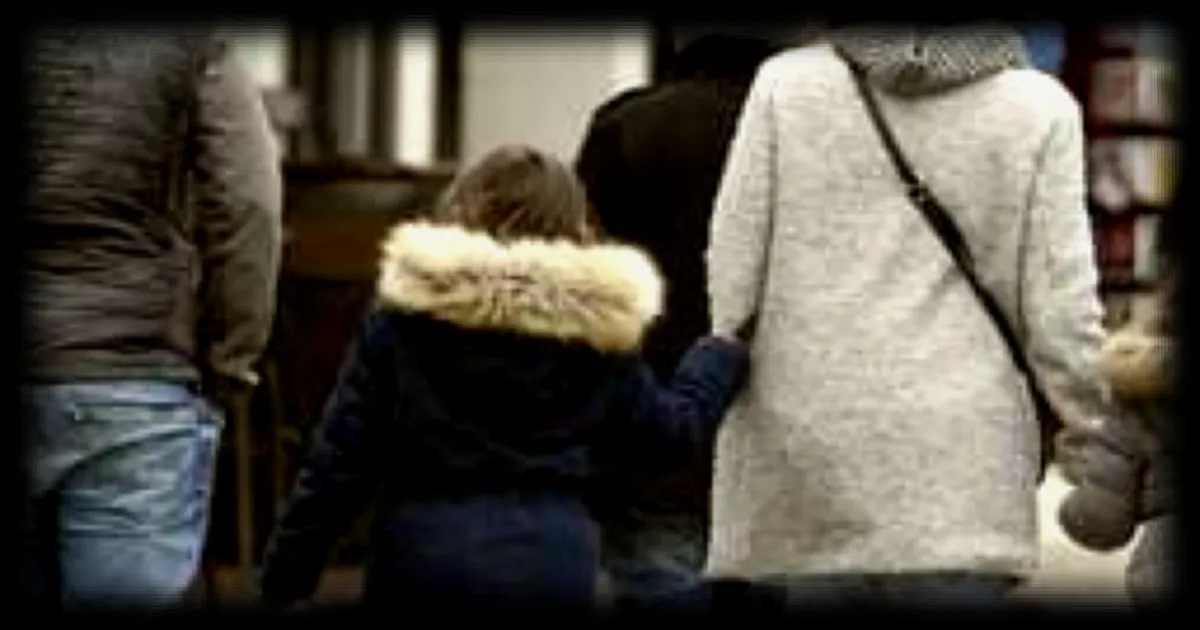 La confiance des ménages français se replie légèrement en mars