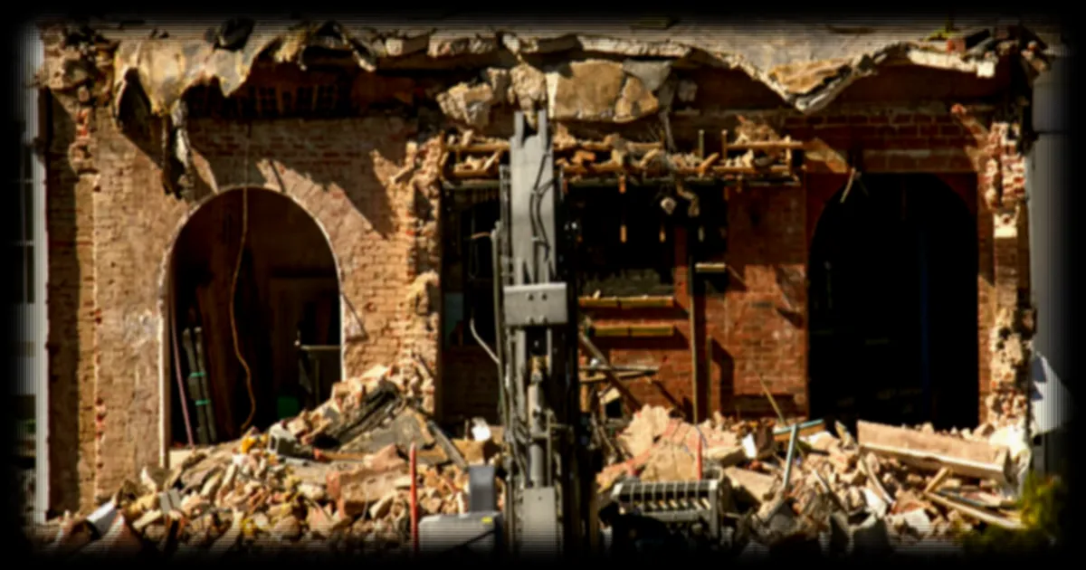 La construction de la salle de bal voulue par Donald Trump à la Maison Blanche suspendue par un juge fédéral