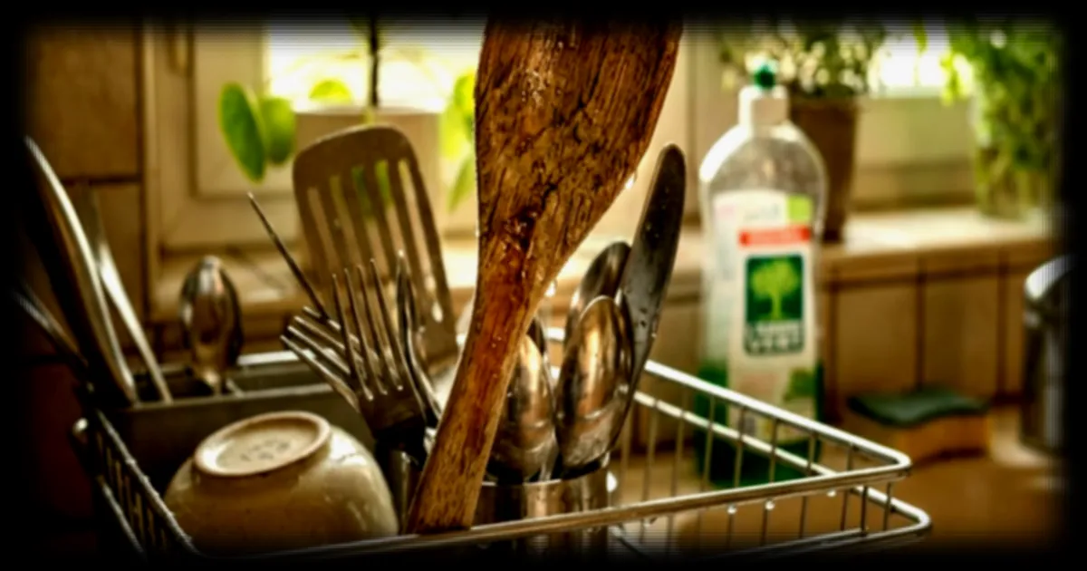 La cuillère en bois, un nid à bactéries dans votre cuisine
