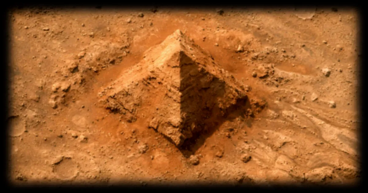 La découverte d'une étrange pyramide sur Mars suscite l'intérêt des réseaux sociaux