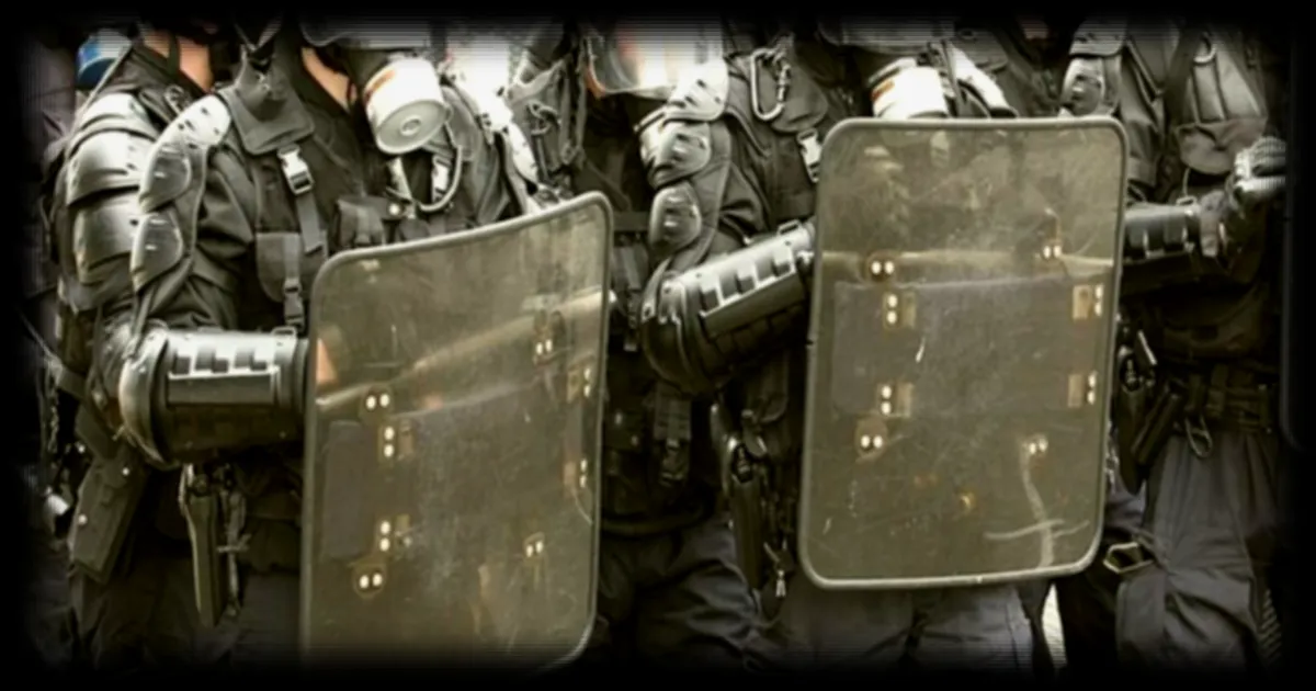 La gendarmerie mobile: 100 ans d'histoire française du maintien de l'ordre