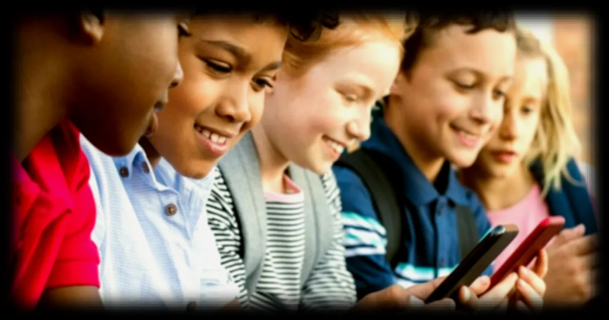 La Grèce interdira l'accès aux réseaux sociaux aux moins de 15 ans pour limiter l'anxiété et la dépendance aux écrans