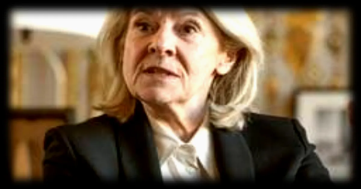 La ministre de la Culture Catherine Pégard se rend à Honfleur pour évaluer le risque d'effondrement d'immeubles