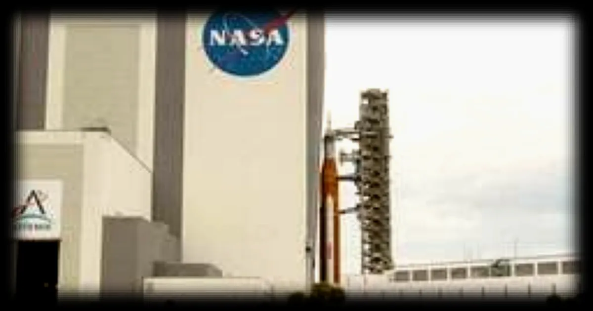 La NASA achemine sa fusée lunaire SLS en Floride en vue du lancement imminent de la mission Artémis 2