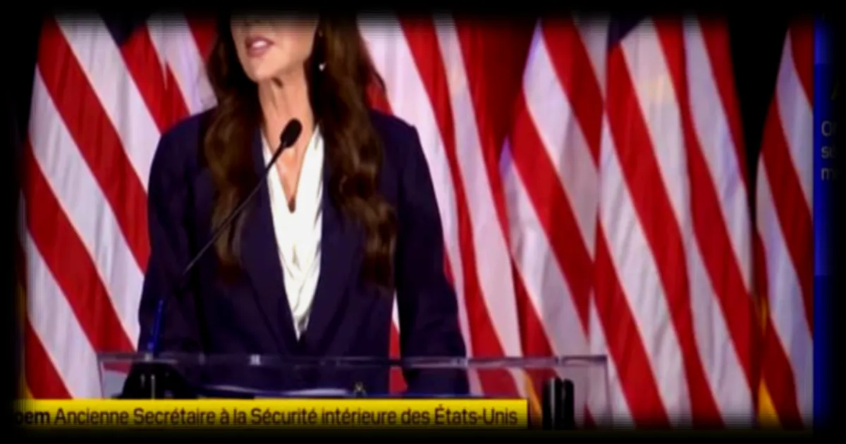 La secrétaire à la Sécurité intérieure américaine prend la parole après son licenciement