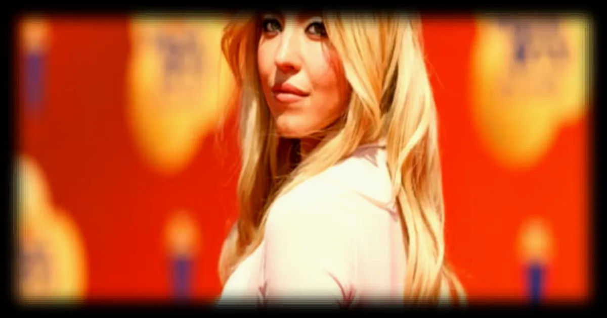 L'actrice Sydney Sweeney impressionne en montrant ses talents de footballeuse lors d'un match du Sporting CP