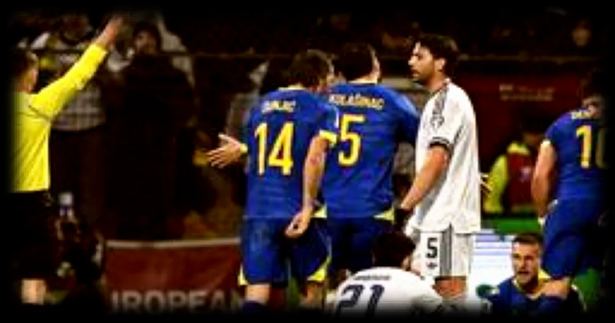 L'arbitre français Clément Turpin au centre de la controverse après le match Bosnie-Italie