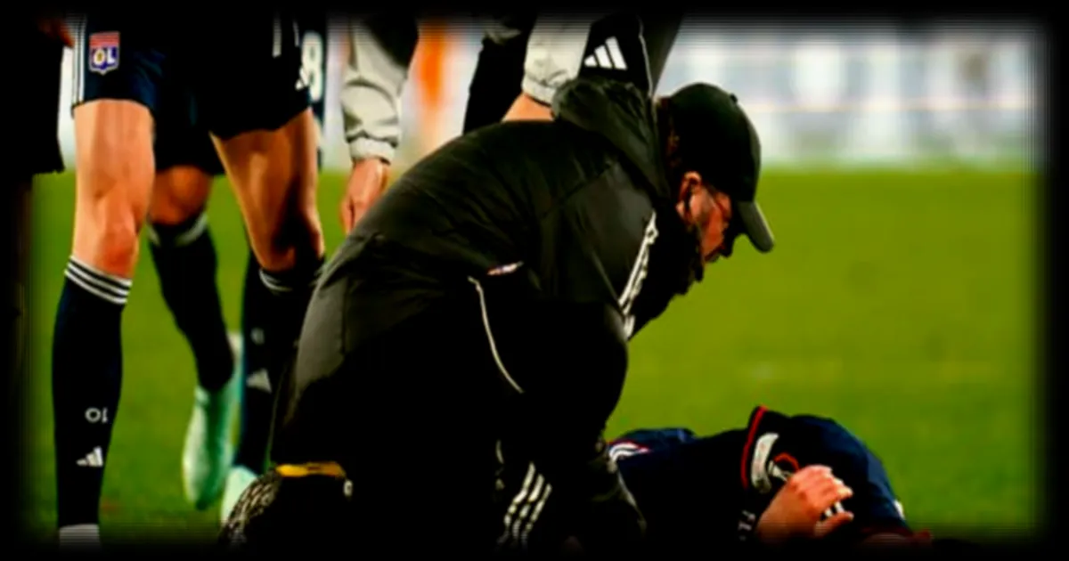 L'attaquant Rémi Himbert de l'Olympique Lyonnais gravement blessé lors du match contre le Celta Vigo