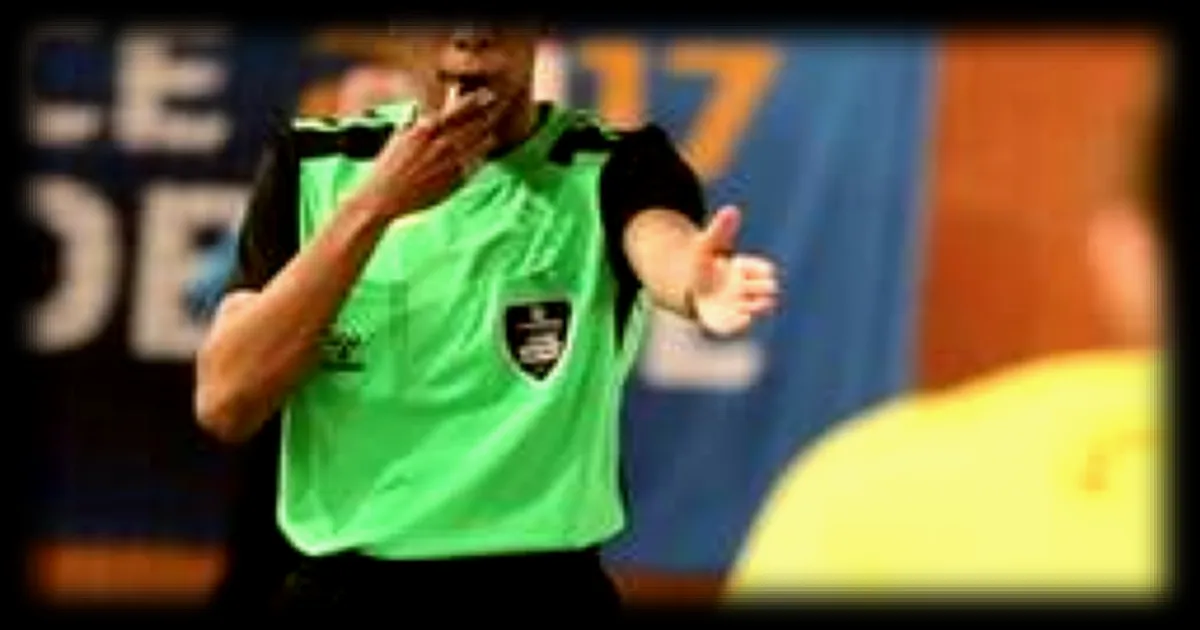 Laura Kanor, joueuse de handball, arbitre un match pour la première fois