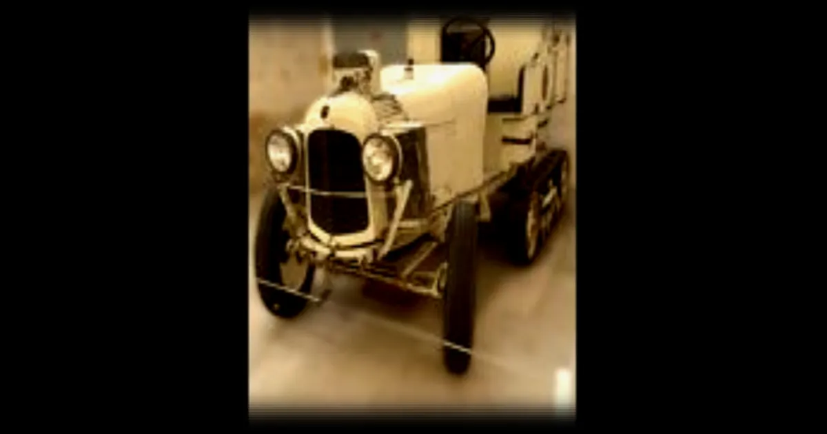 L'autochenille de la première traversée du Sahara