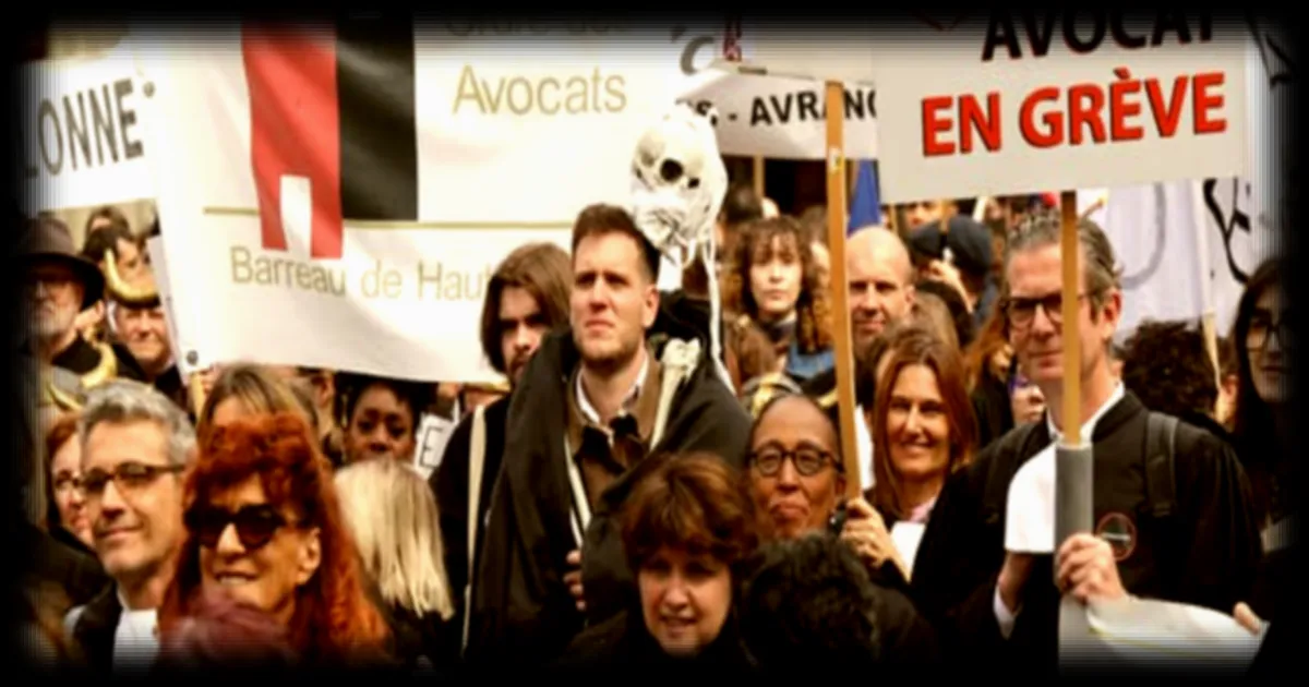 Le barreau de Paris poursuit sa grève contre le dispositif du 'plaider-coupable' de Gérald Darmanin