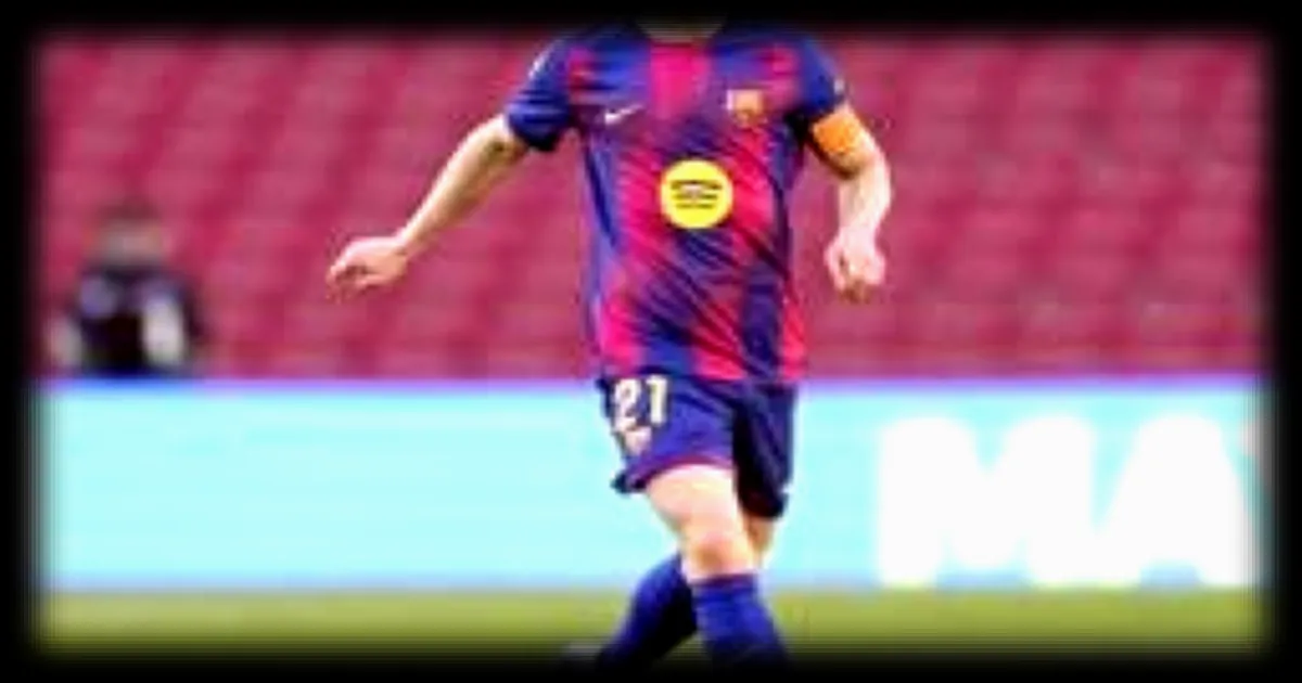 Le capitaine Frenkie de Jong du FC Barcelone absent pour plus d'un mois suite à une blessure musculaire