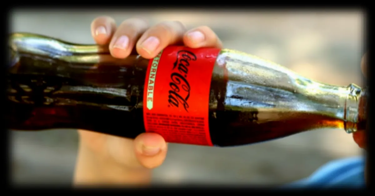 Le Coca-Cola, une boisson aussi acide que le vinaigre et dangereuse pour les os, selon le Dr Jean-Michel Cohen